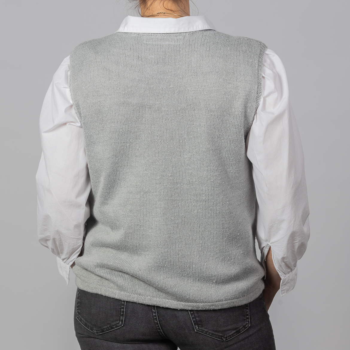 Nettle Fibre Top by INESKA — back view, sporty silhouette
