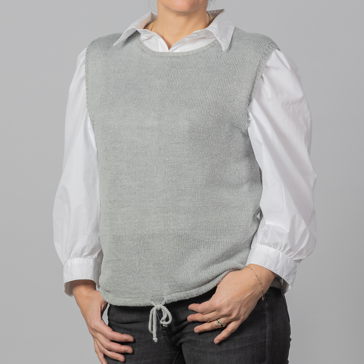 Handknitted Nettle Fibre Top in sporty style by INESKA — front view