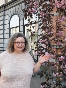Handknitted mosaic yoke sweater in blush pink — INESKA